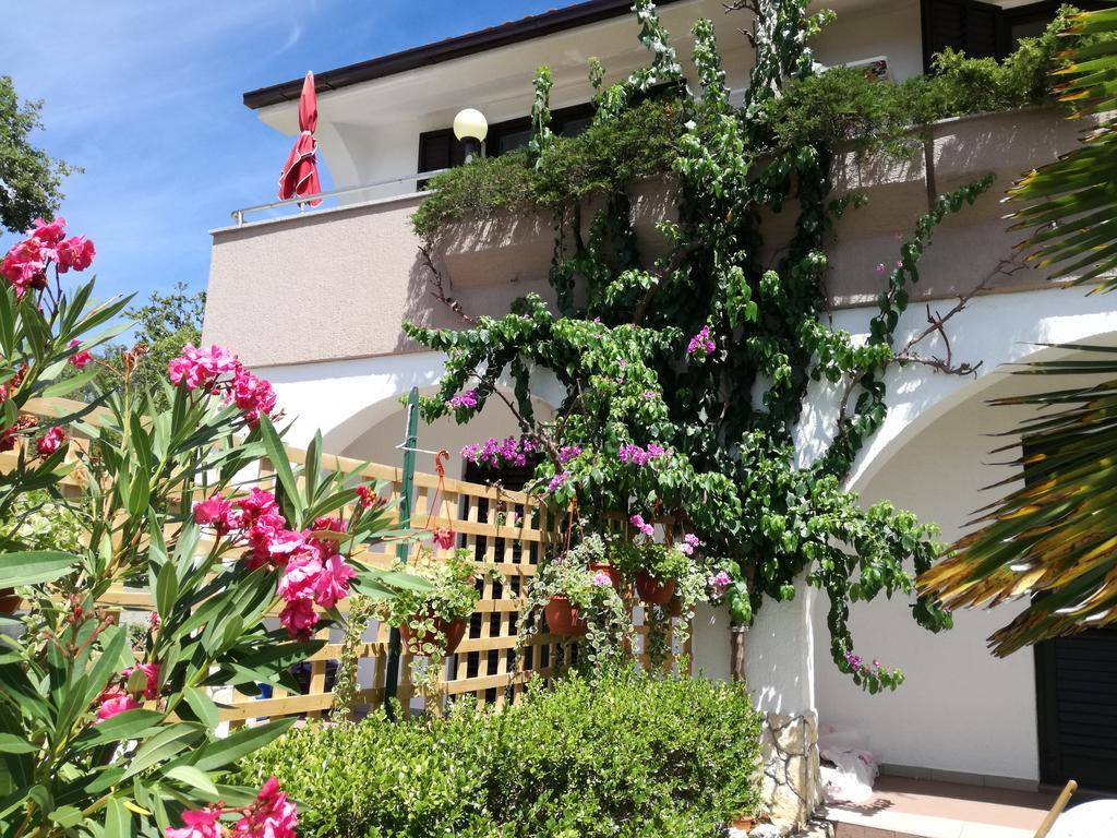 Apartments Barbara Pinezići Exterior foto